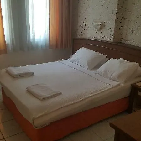 Apartahotel Elegant Baronessa Apart 3*