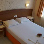 Elegant Baronessa Apart 아파트호텔 3*