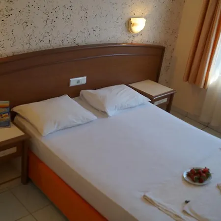 Elegant Baronessa Apart Lejlighedshotel 3*