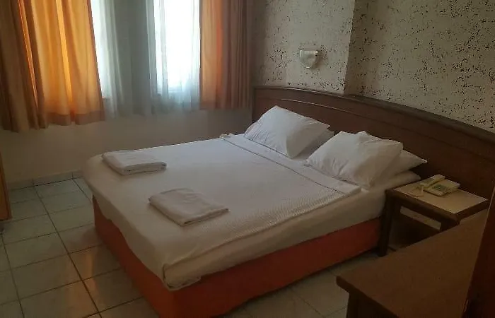 Apartahotel Elegant Baronessa Apart 3*
