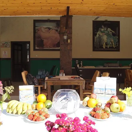 Elegant Baronessa Apart 3*