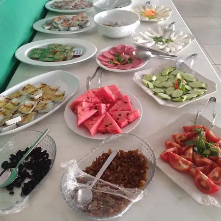 Elegant Baronessa Apart Apartmanhotel 3*